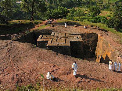  Lalibela: A Labyrinthine Journey Through Ethiopian Faith and Folklore!